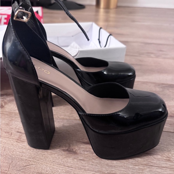 Aldo Black Platform Heels - Picture 3 of 5